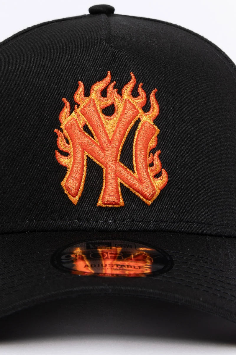 NY Yankees Fire vs Lightning 9Forty A-Frame Snapback
