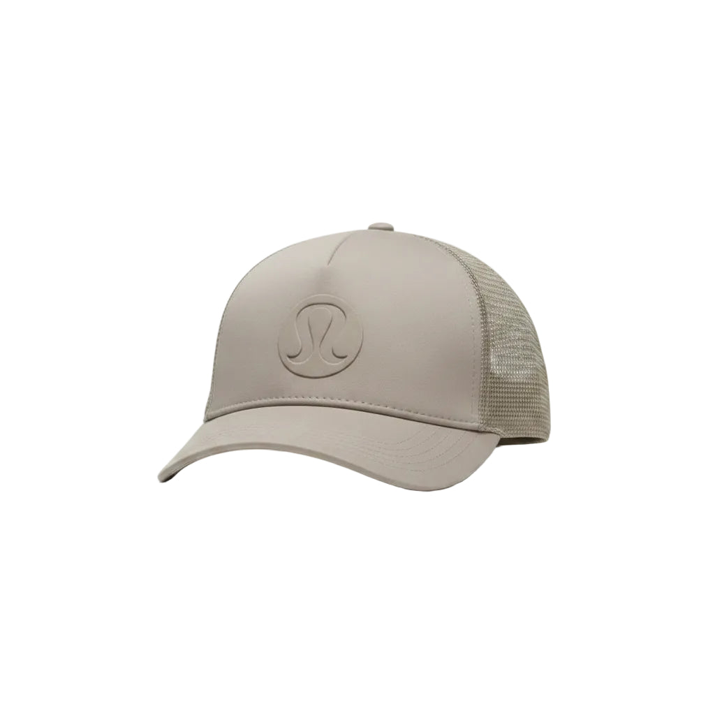 Gorra tipo Trucker con logo